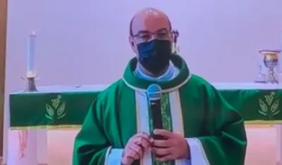 Cura de la Iglesia de Santa Laura.