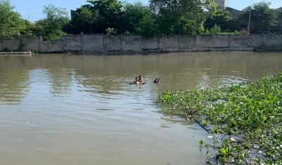 Caño donde se encuentra desaparecido el joven. 