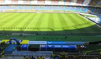 Poco a poco llegan los aficionados al Metropolitano.
