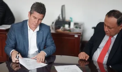 Ricardo Ferro, representante a la Cámara (derecha).