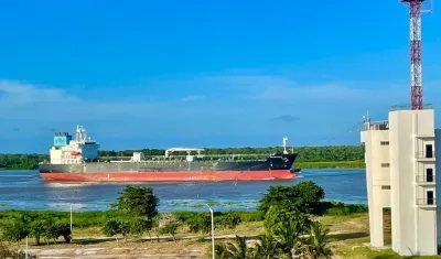 El puerto atraviesa por su peor crisis de la historia en materia de calado.