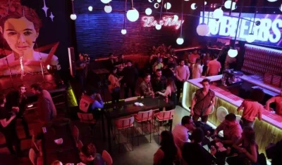 Bar abierto tras la reactivación económica. 