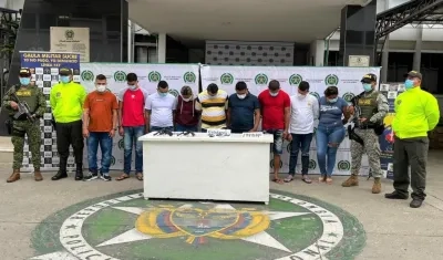 Los capturados fueron dejados a disposición de la Fiscalía. 