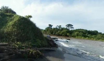 Desembocadura del río Canalete, donde se halla la cabaña donde fue encontrada muerta la menor. 