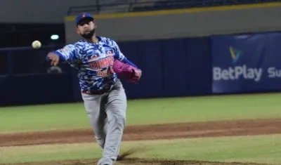 Víctor Capellán, lanzador dominicano. 