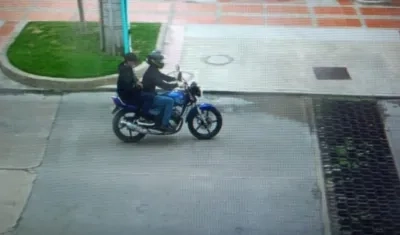 Los atracadores quedaron grabados en una cámara de seguridad. 