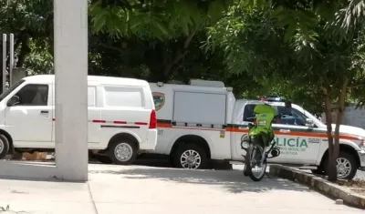 El cuerpo de la mujer fue trasladado por la Policía de Carreteras a Medicina Legal, en Barranquilla. 