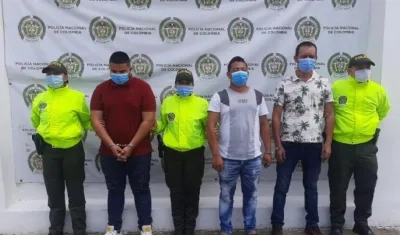 Tres de los capturados en la operación policial.