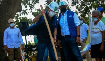 El alcalde de Soledad, Rodolfo Ucrós, en el inicio de obras.