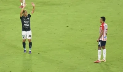 Momento en que Teófilo Gutiérrez saludó a la tribuna en el minuto 29. 