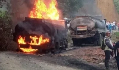 Vehículos que fueron incinerados. 