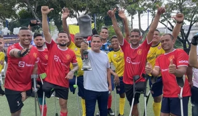 Los Superhéroes celebran junto a “Pachequito” el inicio de la selección de los jugadores para ir a Turquía.