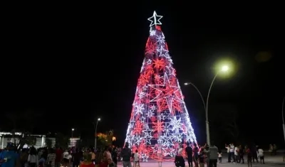 La Ruta Navideña sigue encendiendo los alumbrados en los diferentes municipios.