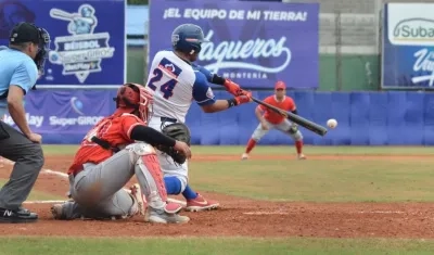 Robinson Cabrera conecta sencillo. 