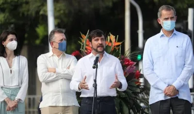 El Alcalde de Barranquilla, Jaime Pumarejo, y el Rey de España, durante uno de los actos programados en la ciudad.