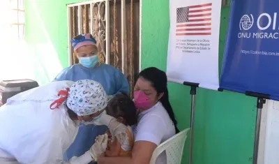 La vacunación también incluye a menores de edad.