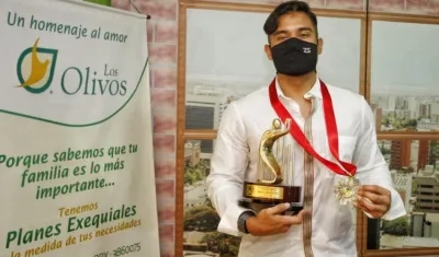 El beisbolista Donovan Solano, ganador del premio en 2020. 