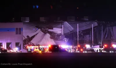 Colapso de este edificio situado en Edwardsville (Illinois, EE.UU.).