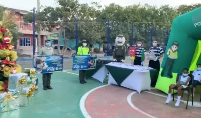 Campaña de la Policía en Sabanagrande. 