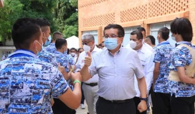 El ministro de Salud, Fernando Ruiz.