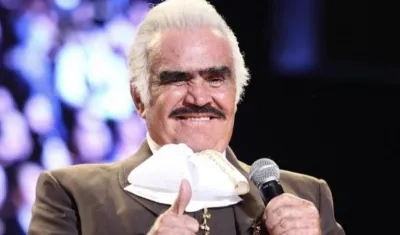 Vicente Fernández en una de sus presentaciones.