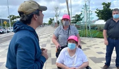 Alejandro Char en pleno proceso de recolección de firmas.