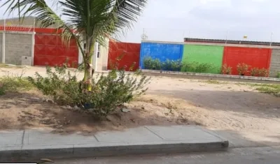 Fachada del colegio de Villa Campo. 