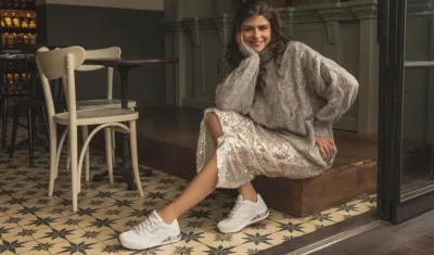 Los tenis dejaron de ser parte del atuendo para practicar un deporte y hoy tienen el estatus para llevarlos a todas partes y ser el complemento perfecto para los outfits de las fiestas de fin de año.