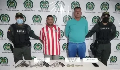 Los dos capturados en los allanamientos. 