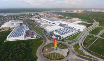 Imagen de la planta de Tecnoglass.