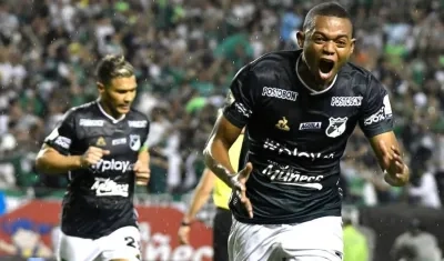 Harold Preciado celebrando la apertura del marcador.