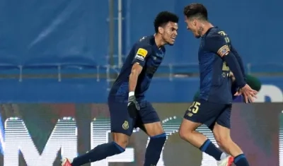 Luis Díaz celebra su gol