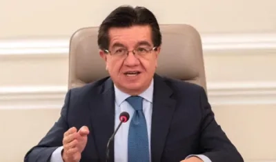 Fernando Ruiz, Ministro de Salud.