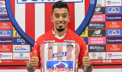 Fernando Uribe con la camiseta de Junior.