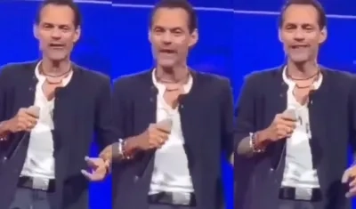 Gestos faciales de Marc Anthony en un video