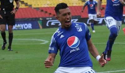 El delantero Fernando Uribe.