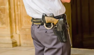 Al vigilante le robaron su arma de dotación. 