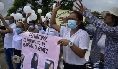 Allegados también exigieron justicia durante el sepelio de la joven el día anterior. 