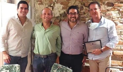 Clemente Fajardo junto con Lucas Ariza, Ricardo Román y René Puche.