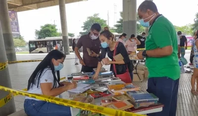 'Trueque de libros' en el Portal de Soledad