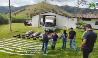 La droga incautada y los capturados.