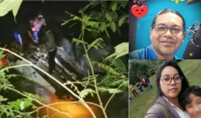 José Líbano, locutor; la lideresa social Natalia Molano. Al fondo el vehículo de la tragedia.