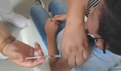 Vacunación de niños. 