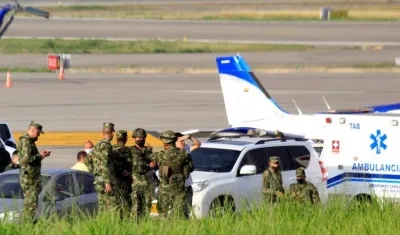El atentado ocurrió cerca de la pista del aeropuerto. 