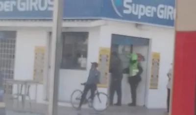 La Policía hizo presencia en el lugar de los hechos. 