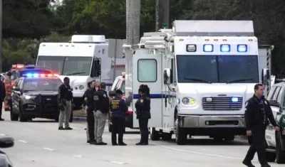 Dos agentes del FBI fallecieron en Sunrise y tres están heridos.