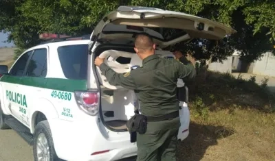 Las sillas recuperadas por la Policía tras el robo en la capilla. 