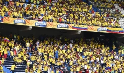 Hinchas de Colombia en las gradas del Metropolitano. 