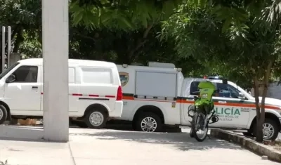 La Policía de Tránsito llevó el cuerpo del joven a Medicina Legal. 