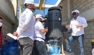 Visita a las obras del tanque.